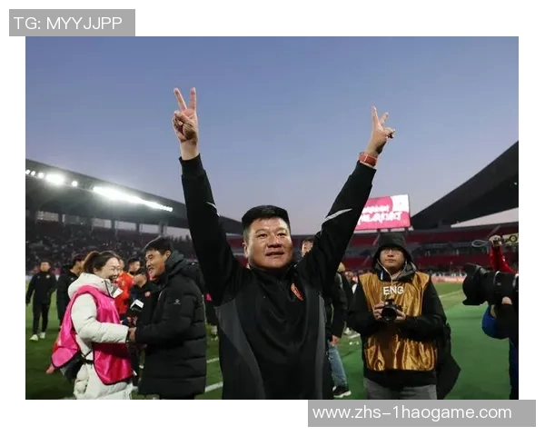 中国女足亮相中甲赛场现场观战重庆铜梁龙对阵辽宁铁人赛事精彩纷呈 中国女足亮相中甲赛场现场观战重庆铜梁龙对阵辽宁铁人赛事精彩纷呈